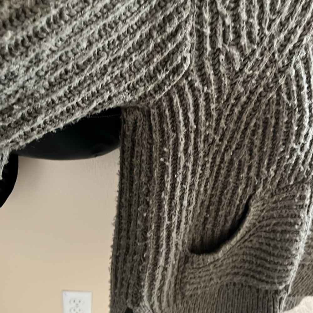 Sweater - Picture 4 of 4
